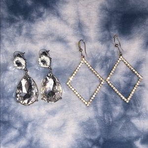 bundle of 2 pairs of fancy earrings